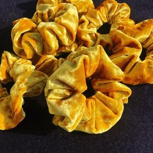 RE Signature Golden scrunching